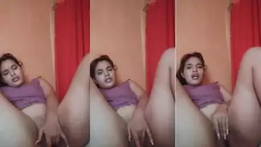 Indian nude girl from Mumbai fingers her pussy and moans